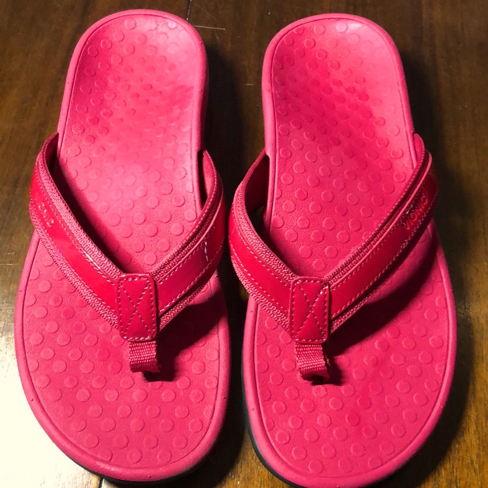 Vionic Flip Flops - Poppy